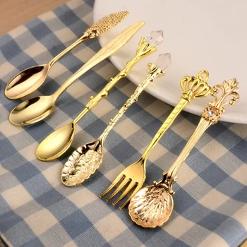 6pcs/set Vintage Linguri Furculita Mini Stil Regal de Metal de Aur Sculptate de Cafea Lingura de Fructe Prikkers Furculița de Desert Instrument de Bucatarie Lingurita