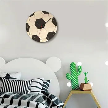 Fotbal 3D Lemn Ceas de Perete cu Design Modern Alb și Negru, Administrat de o pictură Murală Stadion Decor Dormitor pentru Sport Adolescenta Camera Băieți Cadou