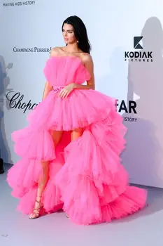 Kendall Jenner Fuchsia Roz Ridicat Scăzut Rochii De Bal Fără Bretele Tul Multe Niveluri De Seara Rochie De Celebritate 2021 Pufos Lung Concurs De Rochie