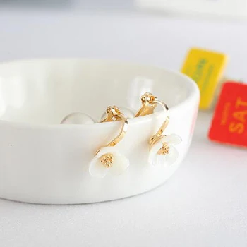 GRACE JUN Înaltă calitate Shell Flori Clip pe Cercei pentru Femei Populare de culoare de Aur Perla Faux Cercei Clip Farmec Bijuterii Ureche Clip